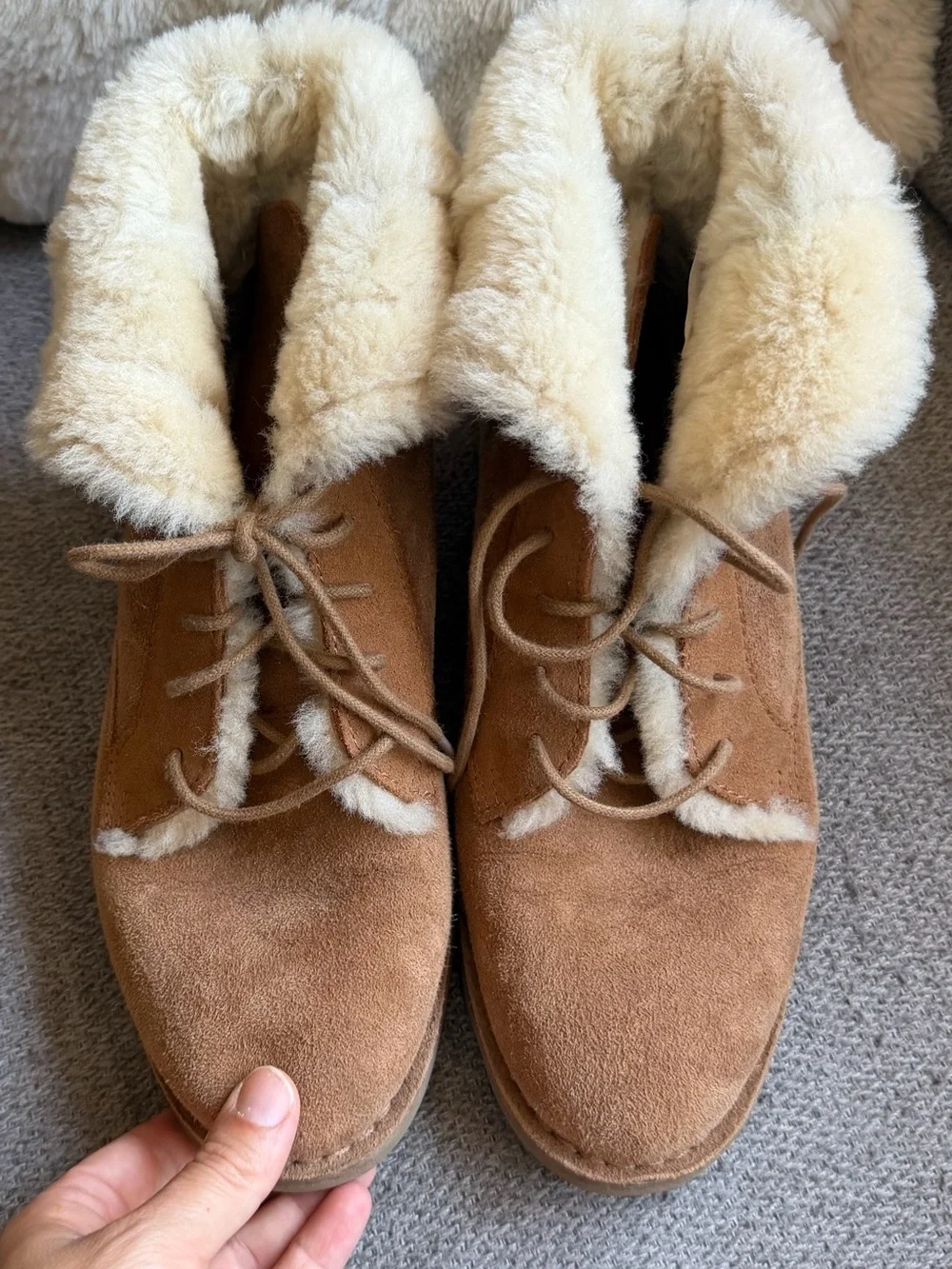 UGG Chestnut Suede Lace-Up Shearling Ankle Boots size 9